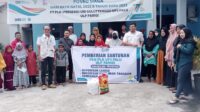 SUMBER FOTO : SAURUS TRANS INOVASI YBM PLN UP3 Palu ULP Parigi Berikan Santunan ke Sejumlah Warga