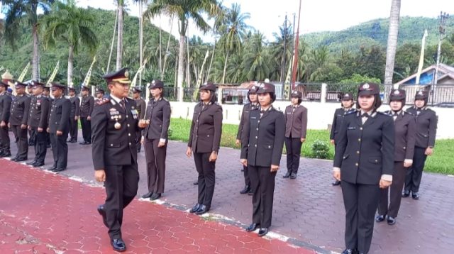 HUT ke 77 Bhayangkara, 15 Anggota Polres Parigi Moutong Terima Penghargaan