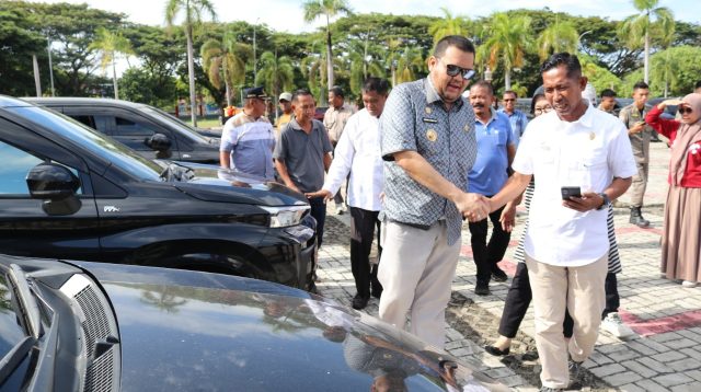 Camat se-Parigi Moutong Terima Mobil Operasional