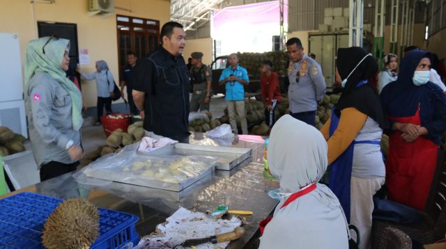 Kunjungi Pelaku Usaha Ekspor Durian, Berikut Pesan Pj Bupati Parigi Moutong