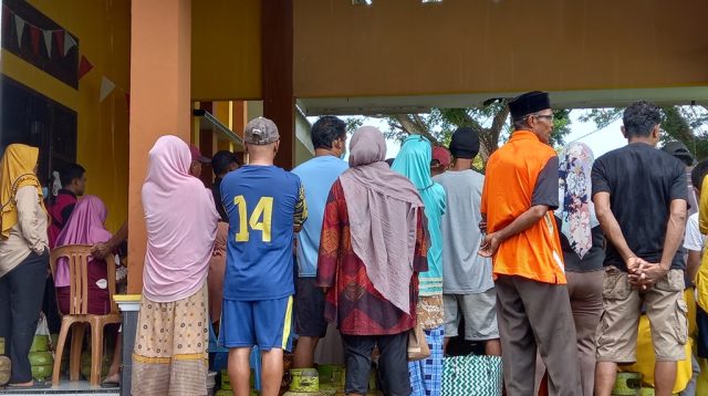 Pemda Parigi Moutong Salurkan 280 Tabung Gas Melon Per Kecamatan