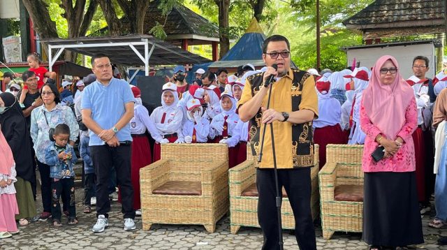 Semarakan Hardiknas 2024, Pj. Bupati, Richard Arnaldo Lepas Lomba Gerak Jalan Pelajar