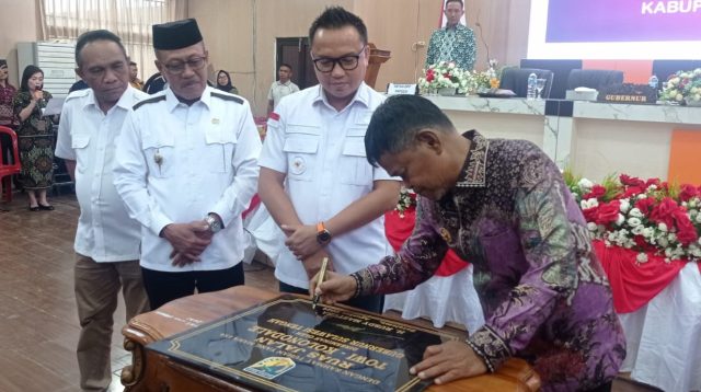Gubernur Sulteng Resmikan Ruas Beteleme - Nuha dan Towi - Kodal