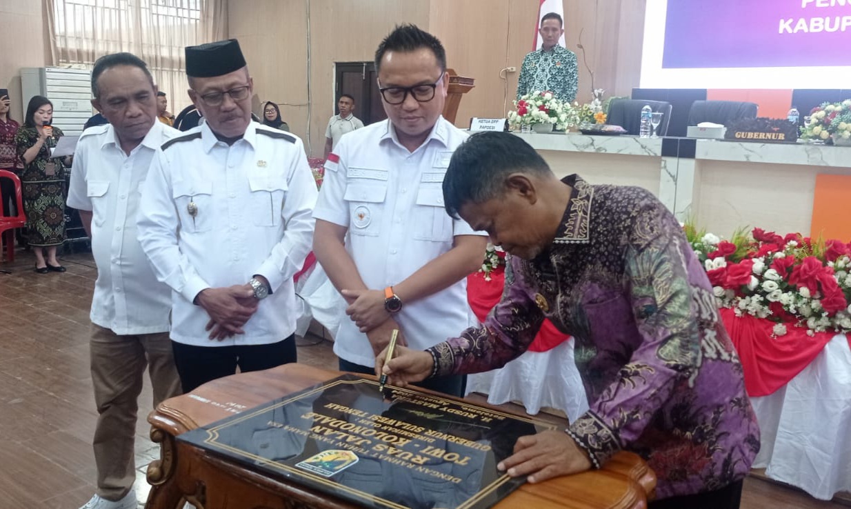 Gubernur Sulteng Resmikan Ruas Beteleme - Nuha dan Towi - Kodal