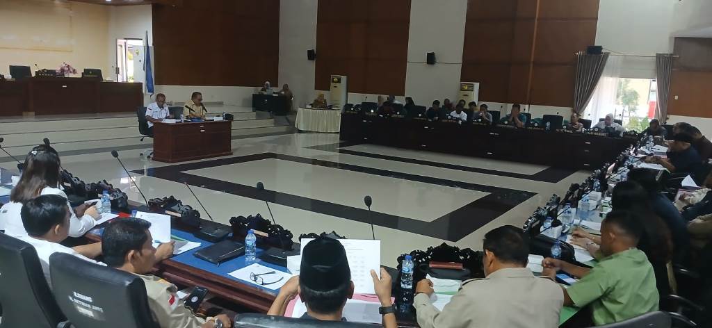 DPRD Parigi Moutong Bentuk Tujuh Fraksi