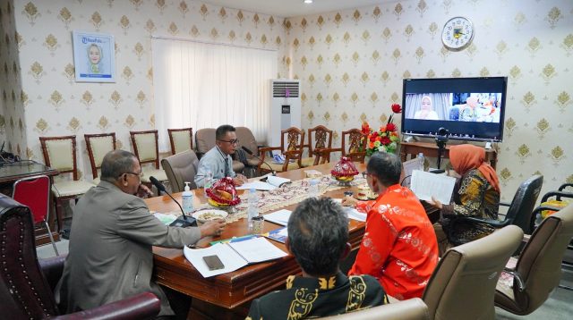 Pjs Gubernur Sulteng Uji Penulisan Makalah dan Wawancara Empat Calon Sekda Touna Secara Virtual