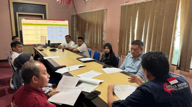 Diskominfosantik Gelar Desk Evaluasi Statistik Sektoral dan Metadata Lingkup Pemprov Sulteng