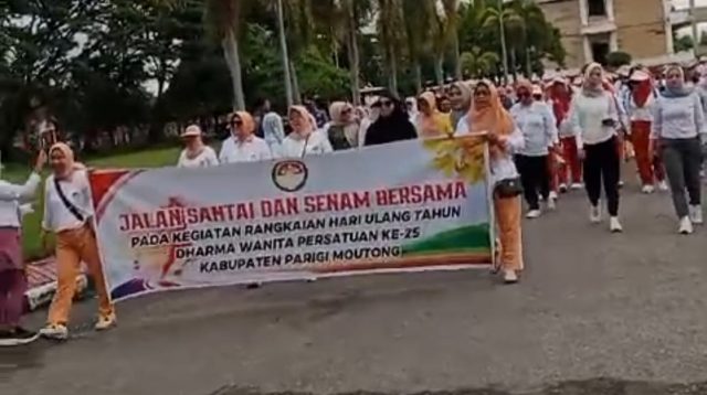 Jalan santai meriahkan HUT DWP Ke-25 di Parigi Moutong