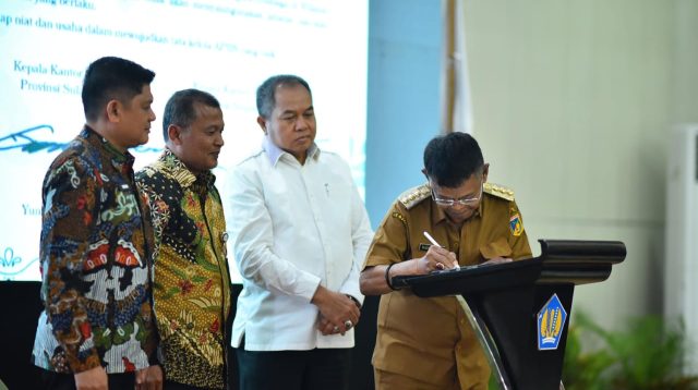 Pemprov Sulteng Terima Penyerahan DIPA dan Buku Alokasi TKD Tahun 2025