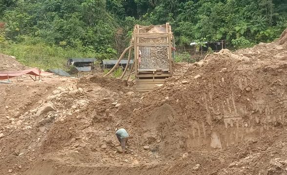 Sawah Dua Kecamatan Terancam Gagal Panen, Diduga Akibat Air Irigasi Tercemar Limbah Tambang
