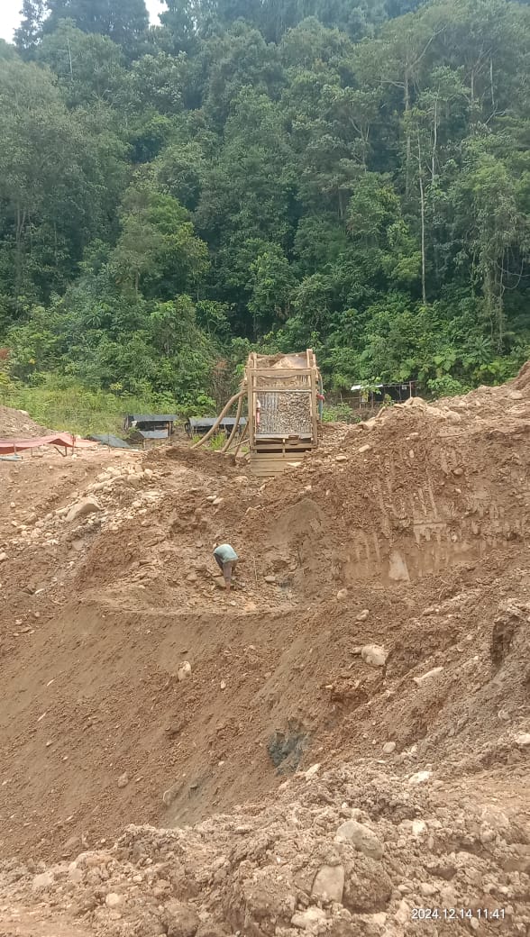 Sawah Dua Kecamatan Terancam Gagal Panen, Diduga Akibat Air Irigasi Tercemar Limbah Tambang