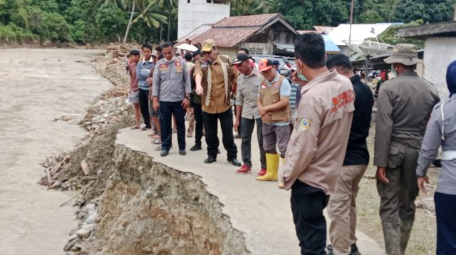 Tinjau lokasi banjir palasa, ini kata Pj Bupati