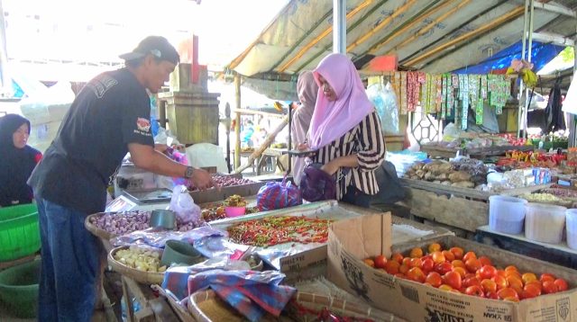 JELANG RAMADHAN HARGA CABAI ALAMI KENAIKAN