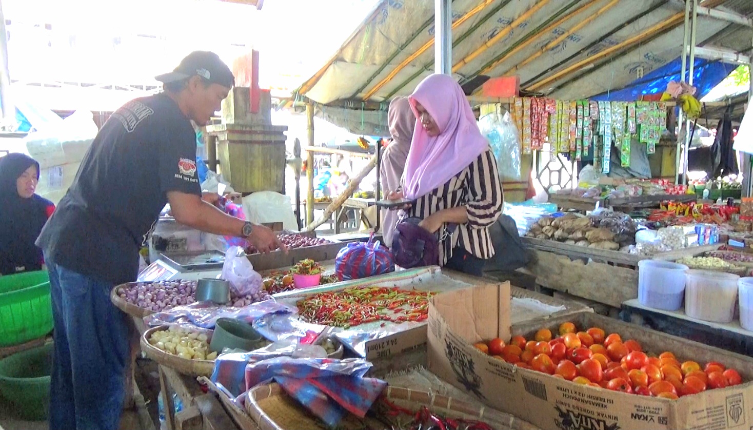 JELANG RAMADHAN HARGA CABAI ALAMI KENAIKAN