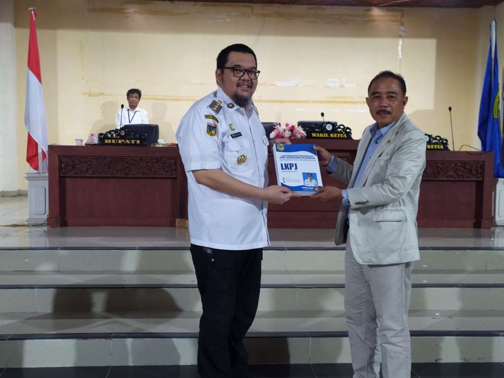 Pj Bupati Sampaikan LKPJ 2024 pada DPRD Parigi Moutong