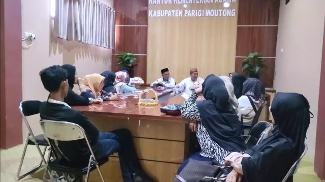 GURU DATANGI KEMENAG BUNTUT TUKIN BELUM DIBAYARKAN