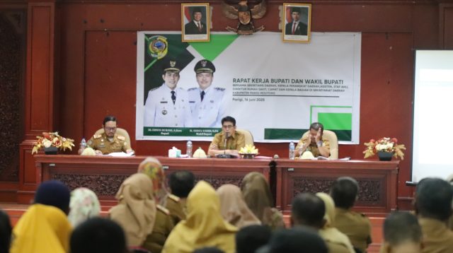 Pimpin Rapat Kerja Perdana, Bupati Parigi Moutong Tegaskan Komitmen 100 Hari Kerja