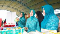 Ketua PKK Sulteng Sry Nirwanti Ajak Warga Manfaatkan Pasar Murah Ketua PKK Sulteng Sry Nirwanti Ajak Warga Manfaatkan Pasar Murah