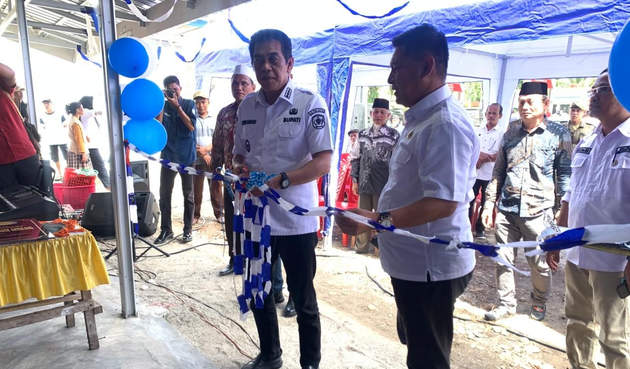 Bupati Erwin Resmikan Rest Area Mensung