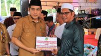 Bupati Erwin Burase Salurkan Hibah untuk 10 Ponpes di Parigi Moutong Bupati Erwin Burase Salurkan Hibah untuk 10 Ponpes di Parigi Moutong