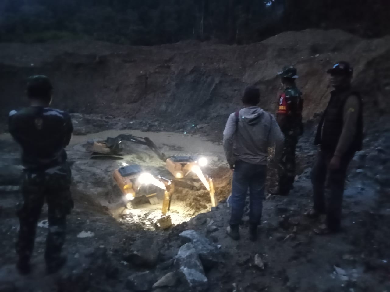 Dua Penambang Emas Meninggal di Pegunungan Nasalane