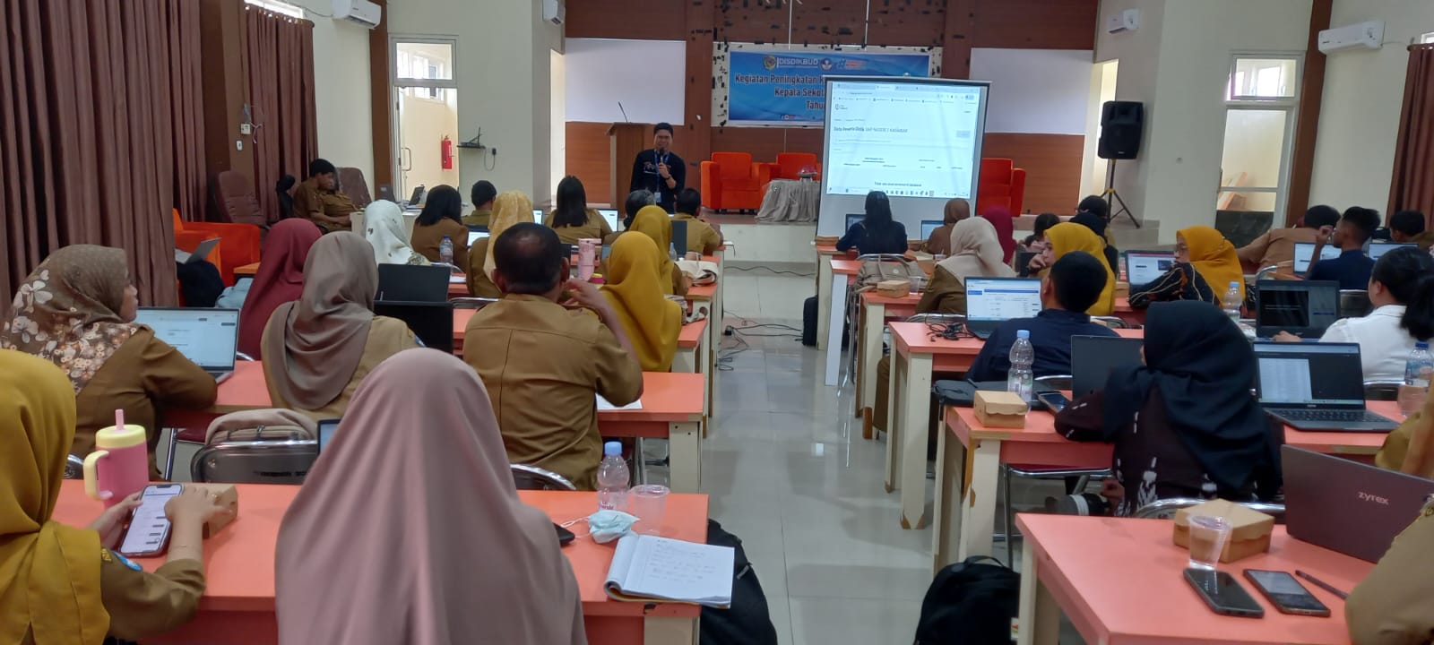 Disdikbud Parigi Moutong Gelar Bimtek Literasi Digital, Targetkan Pemerataan Mutu Pendidikan