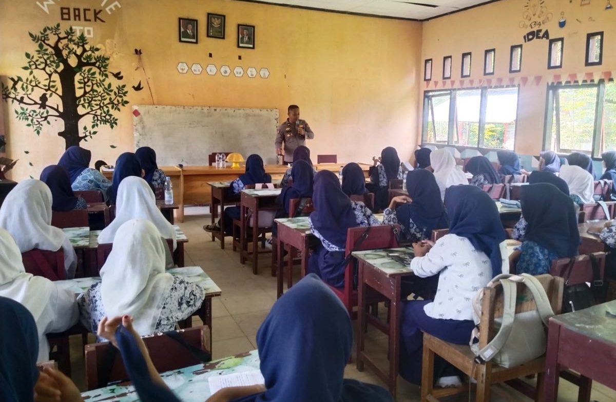 Cegah Narkoba dan Kekerasan, Polsubsektor Parigi Utara Beri Penyuluhan di MPLS SMAN 1