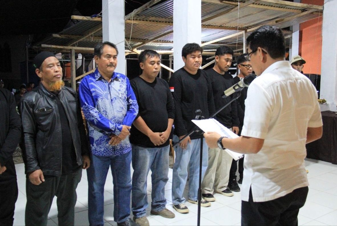 Bupati Erwin Burase Lantik Pengurus Baru Asosiasi Pedagang Parigi Moutong
