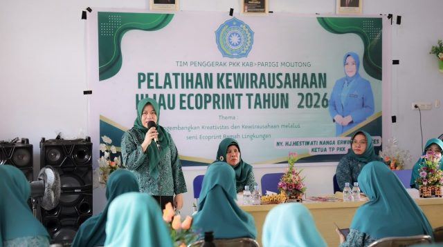 TP-PKK Gelar Pelatihan Kewirausahaan, Hestiawati Optimistis Ecoprint Jadi Peluang Usaha Baru