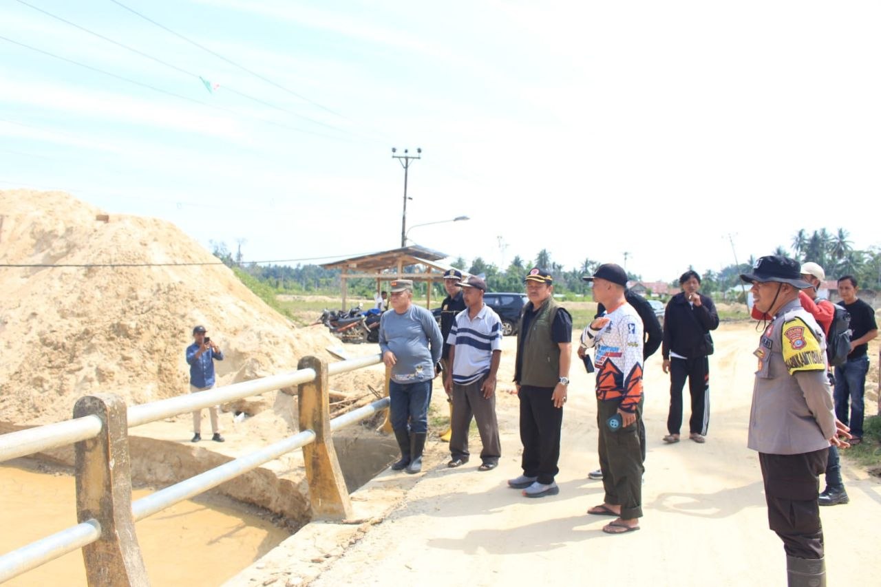 Wabup Abdul Sahid Minta Warga Jaga Hasil Normalisasi Sungai Desa Air Panas
