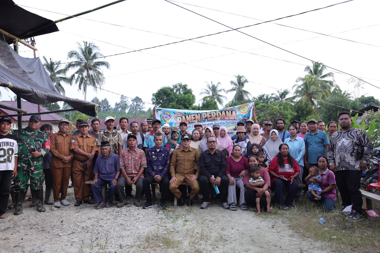 Warga Toriapes Mengeluh Puluhan Tahun Lalui Jalan Rusak, Bupati Erwin: Usulanya Diprioritaskan